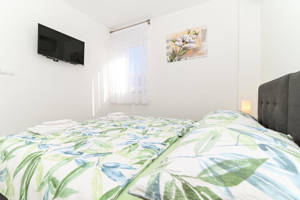 Luxury Apartment With Swimming Pool Ana Trogir Exterior photo