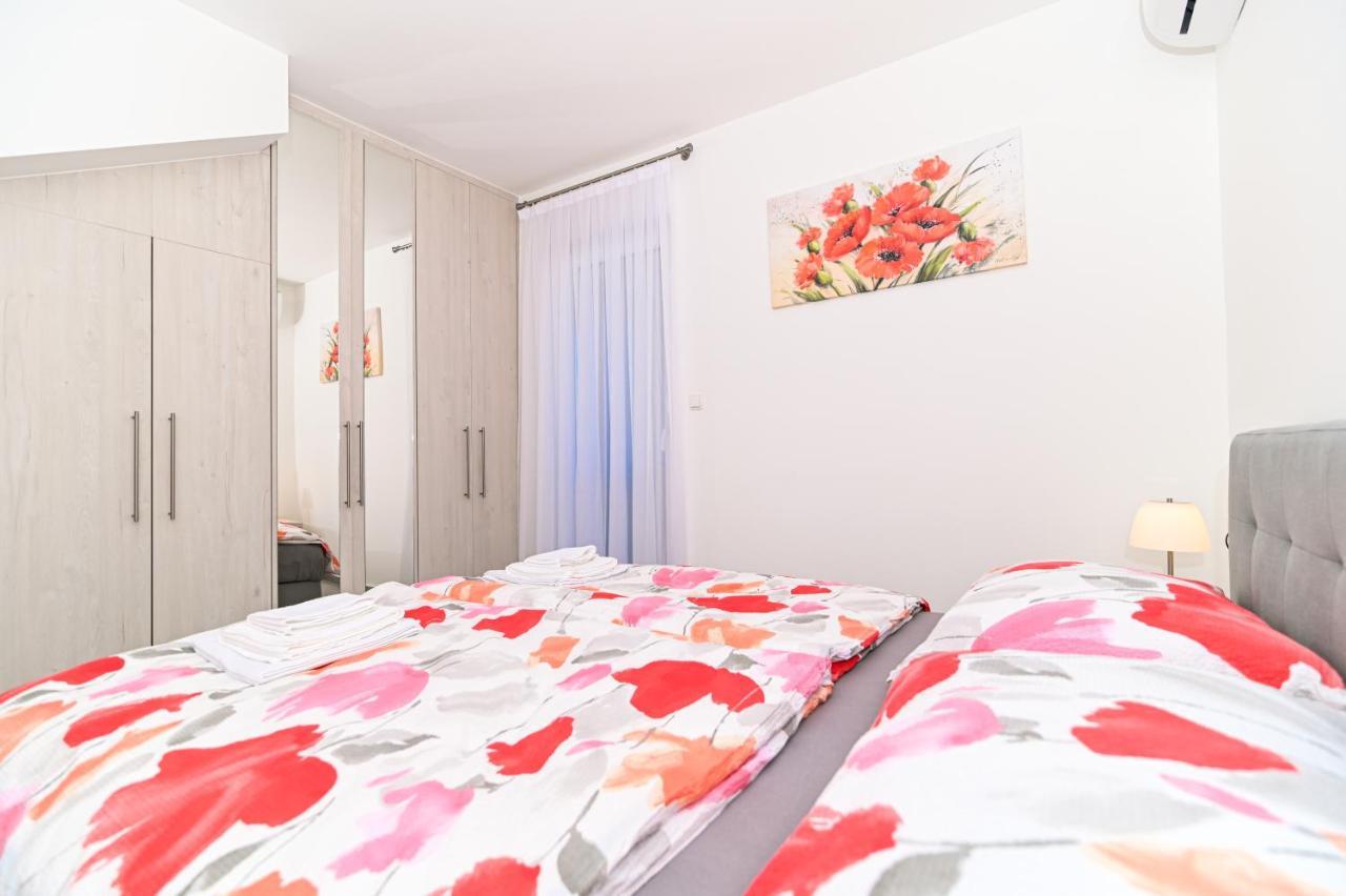 Luxury Apartment With Swimming Pool Ana Trogir Exterior photo