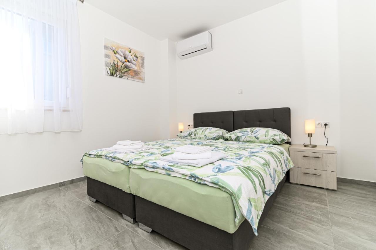 Luxury Apartment With Swimming Pool Ana Trogir Exterior photo